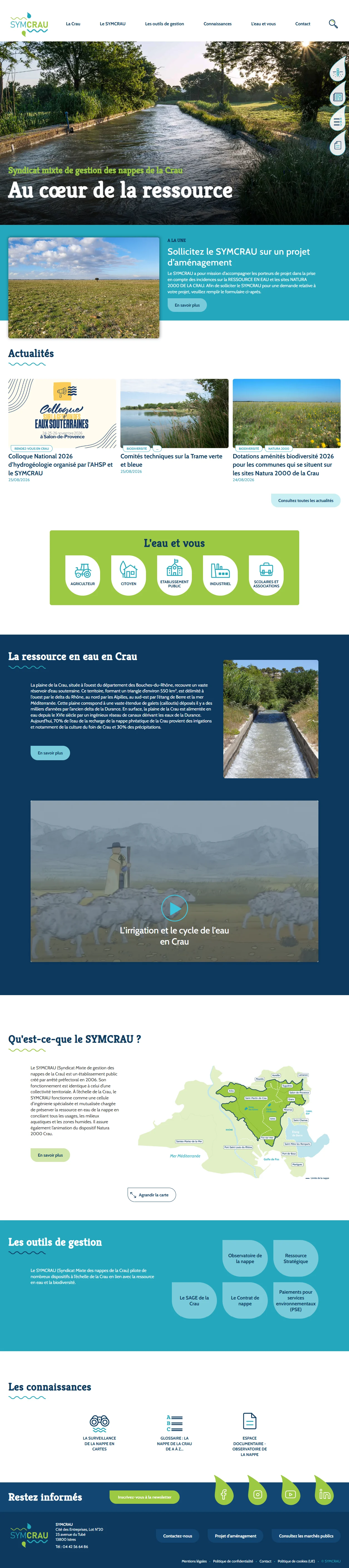 Page d'accueil du site SYMCRAU au moment de la livraison : hero avec photo de canal, actualités, rubrique L'eau et vous, carte du territoire, outils de gestion